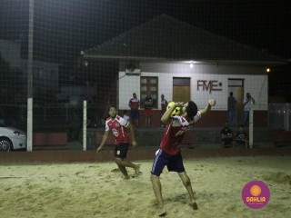 
<a style='margin-left: 5px;' class='btn btn-xs btn-social btn-facebook' href='https://www.facebook.com/sharer/sharer.php?u=https://boladovale.com.br/imgs/800-800-90/conteudo/fotos/1525/img9702.jpg' rel='popup' data-width='500' data-height='400'><i class='fa fa-facebook'></i>Compartilhar <span class='hidden-xs'>no Facebook</span>
</a> 
<a class='btn btn-default btn-xs' target='_blank' href='imgs/800-800-90/conteudo/fotos/1525/img9702.jpg'>
<span class='glyphicon glyphicon-cloud-download'></span> Salvar
</a> 
<span></span>