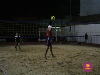 
<a style='margin-left: 5px;' class='btn btn-xs btn-social btn-facebook' href='https://www.facebook.com/sharer/sharer.php?u=https://boladovale.com.br/imgs/800-800-90/conteudo/fotos/1525/img9707.jpg' rel='popup' data-width='500' data-height='400'><i class='fa fa-facebook'></i>Compartilhar <span class='hidden-xs'>no Facebook</span>
</a> 
<a class='btn btn-default btn-xs' target='_blank' href='imgs/800-800-90/conteudo/fotos/1525/img9707.jpg'>
<span class='glyphicon glyphicon-cloud-download'></span> Salvar
</a> 
<span></span>