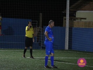 
<a style='margin-left: 5px;' class='btn btn-xs btn-social btn-facebook' href='https://www.facebook.com/sharer/sharer.php?u=https://boladovale.com.br/imgs/800-800-90/conteudo/fotos/1526/img9362.jpg' rel='popup' data-width='500' data-height='400'><i class='fa fa-facebook'></i>Compartilhar <span class='hidden-xs'>no Facebook</span>
</a> 
<a class='btn btn-default btn-xs' target='_blank' href='imgs/800-800-90/conteudo/fotos/1526/img9362.jpg'>
<span class='glyphicon glyphicon-cloud-download'></span> Salvar
</a> 
<span></span>