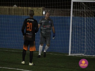 
<a style='margin-left: 5px;' class='btn btn-xs btn-social btn-facebook' href='https://www.facebook.com/sharer/sharer.php?u=https://boladovale.com.br/imgs/800-800-90/conteudo/fotos/1526/img9371.jpg' rel='popup' data-width='500' data-height='400'><i class='fa fa-facebook'></i>Compartilhar <span class='hidden-xs'>no Facebook</span>
</a> 
<a class='btn btn-default btn-xs' target='_blank' href='imgs/800-800-90/conteudo/fotos/1526/img9371.jpg'>
<span class='glyphicon glyphicon-cloud-download'></span> Salvar
</a> 
<span></span>