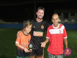 
<a style='margin-left: 5px;' class='btn btn-xs btn-social btn-facebook' href='https://www.facebook.com/sharer/sharer.php?u=https://boladovale.com.br/imgs/800-800-90/conteudo/fotos/1526/img9402.jpg' rel='popup' data-width='500' data-height='400'><i class='fa fa-facebook'></i>Compartilhar <span class='hidden-xs'>no Facebook</span>
</a> 
<a class='btn btn-default btn-xs' target='_blank' href='imgs/800-800-90/conteudo/fotos/1526/img9402.jpg'>
<span class='glyphicon glyphicon-cloud-download'></span> Salvar
</a> 
<span></span>