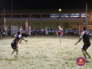 
<a style='margin-left: 5px;' class='btn btn-xs btn-social btn-facebook' href='https://www.facebook.com/sharer/sharer.php?u=https://boladovale.com.br/imgs/800-800-90/conteudo/fotos/1527/img9843.jpg' rel='popup' data-width='500' data-height='400'><i class='fa fa-facebook'></i>Compartilhar <span class='hidden-xs'>no Facebook</span>
</a> 
<a class='btn btn-default btn-xs' target='_blank' href='imgs/800-800-90/conteudo/fotos/1527/img9843.jpg'>
<span class='glyphicon glyphicon-cloud-download'></span> Salvar
</a> 
<span></span>