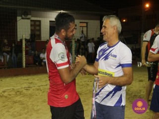 
<a style='margin-left: 5px;' class='btn btn-xs btn-social btn-facebook' href='https://www.facebook.com/sharer/sharer.php?u=https://boladovale.com.br/imgs/800-800-90/conteudo/fotos/1527/img9875.jpg' rel='popup' data-width='500' data-height='400'><i class='fa fa-facebook'></i>Compartilhar <span class='hidden-xs'>no Facebook</span>
</a> 
<a class='btn btn-default btn-xs' target='_blank' href='imgs/800-800-90/conteudo/fotos/1527/img9875.jpg'>
<span class='glyphicon glyphicon-cloud-download'></span> Salvar
</a> 
<span></span>