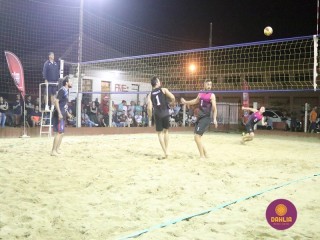 
<a style='margin-left: 5px;' class='btn btn-xs btn-social btn-facebook' href='https://www.facebook.com/sharer/sharer.php?u=https://boladovale.com.br/imgs/800-800-90/conteudo/fotos/1529/img0109.jpg' rel='popup' data-width='500' data-height='400'><i class='fa fa-facebook'></i>Compartilhar <span class='hidden-xs'>no Facebook</span>
</a> 
<a class='btn btn-default btn-xs' target='_blank' href='imgs/800-800-90/conteudo/fotos/1529/img0109.jpg'>
<span class='glyphicon glyphicon-cloud-download'></span> Salvar
</a> 
<span></span>