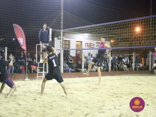 
<a style='margin-left: 5px;' class='btn btn-xs btn-social btn-facebook' href='https://www.facebook.com/sharer/sharer.php?u=https://boladovale.com.br/imgs/800-800-90/conteudo/fotos/1529/img0114.jpg' rel='popup' data-width='500' data-height='400'><i class='fa fa-facebook'></i>Compartilhar <span class='hidden-xs'>no Facebook</span>
</a> 
<a class='btn btn-default btn-xs' target='_blank' href='imgs/800-800-90/conteudo/fotos/1529/img0114.jpg'>
<span class='glyphicon glyphicon-cloud-download'></span> Salvar
</a> 
<span></span>