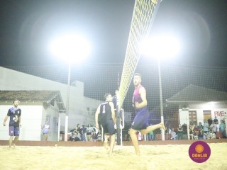 
<a style='margin-left: 5px;' class='btn btn-xs btn-social btn-facebook' href='https://www.facebook.com/sharer/sharer.php?u=https://boladovale.com.br/imgs/800-800-90/conteudo/fotos/1529/img0153.jpg' rel='popup' data-width='500' data-height='400'><i class='fa fa-facebook'></i>Compartilhar <span class='hidden-xs'>no Facebook</span>
</a> 
<a class='btn btn-default btn-xs' target='_blank' href='imgs/800-800-90/conteudo/fotos/1529/img0153.jpg'>
<span class='glyphicon glyphicon-cloud-download'></span> Salvar
</a> 
<span></span>