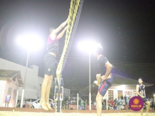 
<a style='margin-left: 5px;' class='btn btn-xs btn-social btn-facebook' href='https://www.facebook.com/sharer/sharer.php?u=https://boladovale.com.br/imgs/800-800-90/conteudo/fotos/1529/img0160.jpg' rel='popup' data-width='500' data-height='400'><i class='fa fa-facebook'></i>Compartilhar <span class='hidden-xs'>no Facebook</span>
</a> 
<a class='btn btn-default btn-xs' target='_blank' href='imgs/800-800-90/conteudo/fotos/1529/img0160.jpg'>
<span class='glyphicon glyphicon-cloud-download'></span> Salvar
</a> 
<span></span>