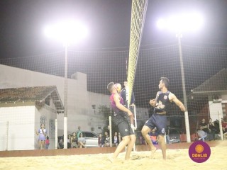 
<a style='margin-left: 5px;' class='btn btn-xs btn-social btn-facebook' href='https://www.facebook.com/sharer/sharer.php?u=https://boladovale.com.br/imgs/800-800-90/conteudo/fotos/1529/img0175.jpg' rel='popup' data-width='500' data-height='400'><i class='fa fa-facebook'></i>Compartilhar <span class='hidden-xs'>no Facebook</span>
</a> 
<a class='btn btn-default btn-xs' target='_blank' href='imgs/800-800-90/conteudo/fotos/1529/img0175.jpg'>
<span class='glyphicon glyphicon-cloud-download'></span> Salvar
</a> 
<span></span>