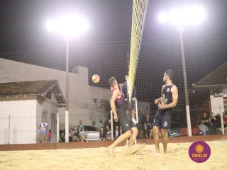 
<a style='margin-left: 5px;' class='btn btn-xs btn-social btn-facebook' href='https://www.facebook.com/sharer/sharer.php?u=https://boladovale.com.br/imgs/800-800-90/conteudo/fotos/1529/img0176.jpg' rel='popup' data-width='500' data-height='400'><i class='fa fa-facebook'></i>Compartilhar <span class='hidden-xs'>no Facebook</span>
</a> 
<a class='btn btn-default btn-xs' target='_blank' href='imgs/800-800-90/conteudo/fotos/1529/img0176.jpg'>
<span class='glyphicon glyphicon-cloud-download'></span> Salvar
</a> 
<span></span>