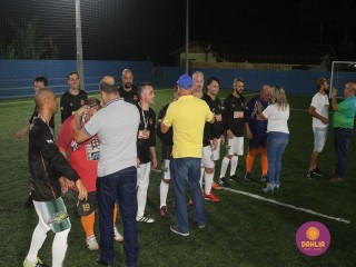 
<a style='margin-left: 5px;' class='btn btn-xs btn-social btn-facebook' href='https://www.facebook.com/sharer/sharer.php?u=https://boladovale.com.br/imgs/800-800-90/conteudo/fotos/1532/img1202.jpg' rel='popup' data-width='500' data-height='400'><i class='fa fa-facebook'></i>Compartilhar <span class='hidden-xs'>no Facebook</span>
</a> 
<a class='btn btn-default btn-xs' target='_blank' href='imgs/800-800-90/conteudo/fotos/1532/img1202.jpg'>
<span class='glyphicon glyphicon-cloud-download'></span> Salvar
</a> 
<span></span>