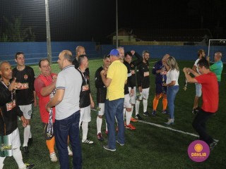 
<a style='margin-left: 5px;' class='btn btn-xs btn-social btn-facebook' href='https://www.facebook.com/sharer/sharer.php?u=https://boladovale.com.br/imgs/800-800-90/conteudo/fotos/1532/img1203.jpg' rel='popup' data-width='500' data-height='400'><i class='fa fa-facebook'></i>Compartilhar <span class='hidden-xs'>no Facebook</span>
</a> 
<a class='btn btn-default btn-xs' target='_blank' href='imgs/800-800-90/conteudo/fotos/1532/img1203.jpg'>
<span class='glyphicon glyphicon-cloud-download'></span> Salvar
</a> 
<span></span>