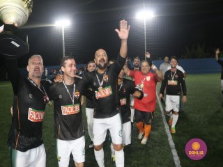 
<a style='margin-left: 5px;' class='btn btn-xs btn-social btn-facebook' href='https://www.facebook.com/sharer/sharer.php?u=https://boladovale.com.br/imgs/800-800-90/conteudo/fotos/1532/img1210.jpg' rel='popup' data-width='500' data-height='400'><i class='fa fa-facebook'></i>Compartilhar <span class='hidden-xs'>no Facebook</span>
</a> 
<a class='btn btn-default btn-xs' target='_blank' href='imgs/800-800-90/conteudo/fotos/1532/img1210.jpg'>
<span class='glyphicon glyphicon-cloud-download'></span> Salvar
</a> 
<span></span>