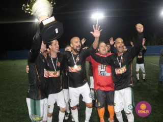 
<a style='margin-left: 5px;' class='btn btn-xs btn-social btn-facebook' href='https://www.facebook.com/sharer/sharer.php?u=https://boladovale.com.br/imgs/800-800-90/conteudo/fotos/1532/img1211.jpg' rel='popup' data-width='500' data-height='400'><i class='fa fa-facebook'></i>Compartilhar <span class='hidden-xs'>no Facebook</span>
</a> 
<a class='btn btn-default btn-xs' target='_blank' href='imgs/800-800-90/conteudo/fotos/1532/img1211.jpg'>
<span class='glyphicon glyphicon-cloud-download'></span> Salvar
</a> 
<span></span>