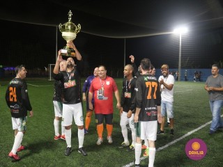 
<a style='margin-left: 5px;' class='btn btn-xs btn-social btn-facebook' href='https://www.facebook.com/sharer/sharer.php?u=https://boladovale.com.br/imgs/800-800-90/conteudo/fotos/1532/img1216.jpg' rel='popup' data-width='500' data-height='400'><i class='fa fa-facebook'></i>Compartilhar <span class='hidden-xs'>no Facebook</span>
</a> 
<a class='btn btn-default btn-xs' target='_blank' href='imgs/800-800-90/conteudo/fotos/1532/img1216.jpg'>
<span class='glyphicon glyphicon-cloud-download'></span> Salvar
</a> 
<span></span>