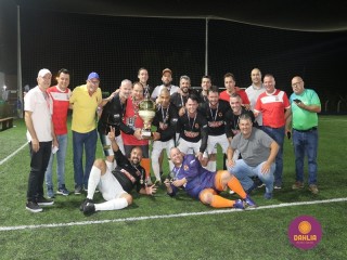 
<a style='margin-left: 5px;' class='btn btn-xs btn-social btn-facebook' href='https://www.facebook.com/sharer/sharer.php?u=https://boladovale.com.br/imgs/800-800-90/conteudo/fotos/1532/img1220.jpg' rel='popup' data-width='500' data-height='400'><i class='fa fa-facebook'></i>Compartilhar <span class='hidden-xs'>no Facebook</span>
</a> 
<a class='btn btn-default btn-xs' target='_blank' href='imgs/800-800-90/conteudo/fotos/1532/img1220.jpg'>
<span class='glyphicon glyphicon-cloud-download'></span> Salvar
</a> 
<span></span>