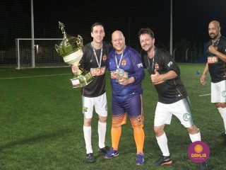 
<a style='margin-left: 5px;' class='btn btn-xs btn-social btn-facebook' href='https://www.facebook.com/sharer/sharer.php?u=https://boladovale.com.br/imgs/800-800-90/conteudo/fotos/1532/img1240.jpg' rel='popup' data-width='500' data-height='400'><i class='fa fa-facebook'></i>Compartilhar <span class='hidden-xs'>no Facebook</span>
</a> 
<a class='btn btn-default btn-xs' target='_blank' href='imgs/800-800-90/conteudo/fotos/1532/img1240.jpg'>
<span class='glyphicon glyphicon-cloud-download'></span> Salvar
</a> 
<span></span>