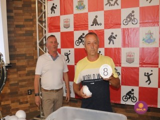 
<a style='margin-left: 5px;' class='btn btn-xs btn-social btn-facebook' href='https://www.facebook.com/sharer/sharer.php?u=https://boladovale.com.br/imgs/800-800-90/conteudo/fotos/1534/img5387.jpg' rel='popup' data-width='500' data-height='400'><i class='fa fa-facebook'></i>Compartilhar <span class='hidden-xs'>no Facebook</span>
</a> 
<a class='btn btn-default btn-xs' target='_blank' href='imgs/800-800-90/conteudo/fotos/1534/img5387.jpg'>
<span class='glyphicon glyphicon-cloud-download'></span> Salvar
</a> 
<span></span>