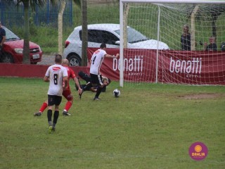 
<a style='margin-left: 5px;' class='btn btn-xs btn-social btn-facebook' href='https://www.facebook.com/sharer/sharer.php?u=https://boladovale.com.br/imgs/800-800-90/conteudo/fotos/1538/img8235.jpg' rel='popup' data-width='500' data-height='400'><i class='fa fa-facebook'></i>Compartilhar <span class='hidden-xs'>no Facebook</span>
</a> 
<a class='btn btn-default btn-xs' target='_blank' href='imgs/800-800-90/conteudo/fotos/1538/img8235.jpg'>
<span class='glyphicon glyphicon-cloud-download'></span> Salvar
</a> 
<span></span>