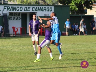 
<a style='margin-left: 5px;' class='btn btn-xs btn-social btn-facebook' href='https://www.facebook.com/sharer/sharer.php?u=https://boladovale.com.br/imgs/800-800-90/conteudo/fotos/1540/img9068.jpg' rel='popup' data-width='500' data-height='400'><i class='fa fa-facebook'></i>Compartilhar <span class='hidden-xs'>no Facebook</span>
</a> 
<a class='btn btn-default btn-xs' target='_blank' href='imgs/800-800-90/conteudo/fotos/1540/img9068.jpg'>
<span class='glyphicon glyphicon-cloud-download'></span> Salvar
</a> 
<span></span>