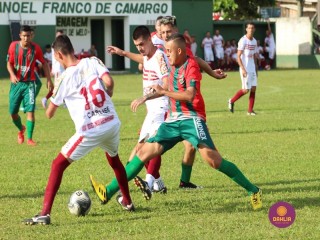 
<a style='margin-left: 5px;' class='btn btn-xs btn-social btn-facebook' href='https://www.facebook.com/sharer/sharer.php?u=https://boladovale.com.br/imgs/800-800-90/conteudo/fotos/1541/img7039.jpg' rel='popup' data-width='500' data-height='400'><i class='fa fa-facebook'></i>Compartilhar <span class='hidden-xs'>no Facebook</span>
</a> 
<a class='btn btn-default btn-xs' target='_blank' href='imgs/800-800-90/conteudo/fotos/1541/img7039.jpg'>
<span class='glyphicon glyphicon-cloud-download'></span> Salvar
</a> 
<span></span>