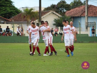
<a style='margin-left: 5px;' class='btn btn-xs btn-social btn-facebook' href='https://www.facebook.com/sharer/sharer.php?u=https://boladovale.com.br/imgs/800-800-90/conteudo/fotos/1541/img7218.jpg' rel='popup' data-width='500' data-height='400'><i class='fa fa-facebook'></i>Compartilhar <span class='hidden-xs'>no Facebook</span>
</a> 
<a class='btn btn-default btn-xs' target='_blank' href='imgs/800-800-90/conteudo/fotos/1541/img7218.jpg'>
<span class='glyphicon glyphicon-cloud-download'></span> Salvar
</a> 
<span></span>
