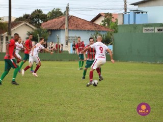 
<a style='margin-left: 5px;' class='btn btn-xs btn-social btn-facebook' href='https://www.facebook.com/sharer/sharer.php?u=https://boladovale.com.br/imgs/800-800-90/conteudo/fotos/1541/img7225.jpg' rel='popup' data-width='500' data-height='400'><i class='fa fa-facebook'></i>Compartilhar <span class='hidden-xs'>no Facebook</span>
</a> 
<a class='btn btn-default btn-xs' target='_blank' href='imgs/800-800-90/conteudo/fotos/1541/img7225.jpg'>
<span class='glyphicon glyphicon-cloud-download'></span> Salvar
</a> 
<span></span>