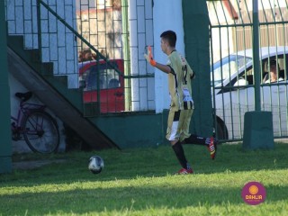 
<a style='margin-left: 5px;' class='btn btn-xs btn-social btn-facebook' href='https://www.facebook.com/sharer/sharer.php?u=https://boladovale.com.br/imgs/800-800-90/conteudo/fotos/1543/img9911.jpg' rel='popup' data-width='500' data-height='400'><i class='fa fa-facebook'></i>Compartilhar <span class='hidden-xs'>no Facebook</span>
</a> 
<a class='btn btn-default btn-xs' target='_blank' href='imgs/800-800-90/conteudo/fotos/1543/img9911.jpg'>
<span class='glyphicon glyphicon-cloud-download'></span> Salvar
</a> 
<span></span>