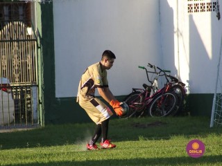 
<a style='margin-left: 5px;' class='btn btn-xs btn-social btn-facebook' href='https://www.facebook.com/sharer/sharer.php?u=https://boladovale.com.br/imgs/800-800-90/conteudo/fotos/1543/img9913.jpg' rel='popup' data-width='500' data-height='400'><i class='fa fa-facebook'></i>Compartilhar <span class='hidden-xs'>no Facebook</span>
</a> 
<a class='btn btn-default btn-xs' target='_blank' href='imgs/800-800-90/conteudo/fotos/1543/img9913.jpg'>
<span class='glyphicon glyphicon-cloud-download'></span> Salvar
</a> 
<span></span>