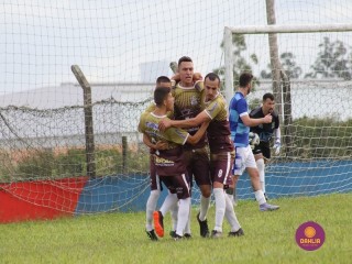
<a style='margin-left: 5px;' class='btn btn-xs btn-social btn-facebook' href='https://www.facebook.com/sharer/sharer.php?u=https://boladovale.com.br/imgs/800-800-90/conteudo/fotos/1546/399.jpg' rel='popup' data-width='500' data-height='400'><i class='fa fa-facebook'></i>Compartilhar <span class='hidden-xs'>no Facebook</span>
</a> 
<a class='btn btn-default btn-xs' target='_blank' href='imgs/800-800-90/conteudo/fotos/1546/399.jpg'>
<span class='glyphicon glyphicon-cloud-download'></span> Salvar
</a> 
<span></span>