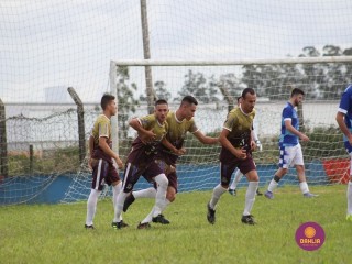 
<a style='margin-left: 5px;' class='btn btn-xs btn-social btn-facebook' href='https://www.facebook.com/sharer/sharer.php?u=https://boladovale.com.br/imgs/800-800-90/conteudo/fotos/1546/403.jpg' rel='popup' data-width='500' data-height='400'><i class='fa fa-facebook'></i>Compartilhar <span class='hidden-xs'>no Facebook</span>
</a> 
<a class='btn btn-default btn-xs' target='_blank' href='imgs/800-800-90/conteudo/fotos/1546/403.jpg'>
<span class='glyphicon glyphicon-cloud-download'></span> Salvar
</a> 
<span></span>