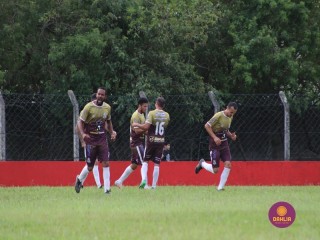 
<a style='margin-left: 5px;' class='btn btn-xs btn-social btn-facebook' href='https://www.facebook.com/sharer/sharer.php?u=https://boladovale.com.br/imgs/800-800-90/conteudo/fotos/1546/443.jpg' rel='popup' data-width='500' data-height='400'><i class='fa fa-facebook'></i>Compartilhar <span class='hidden-xs'>no Facebook</span>
</a> 
<a class='btn btn-default btn-xs' target='_blank' href='imgs/800-800-90/conteudo/fotos/1546/443.jpg'>
<span class='glyphicon glyphicon-cloud-download'></span> Salvar
</a> 
<span></span>