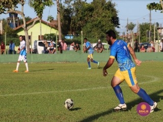 
<a style='margin-left: 5px;' class='btn btn-xs btn-social btn-facebook' href='https://www.facebook.com/sharer/sharer.php?u=https://boladovale.com.br/imgs/800-800-90/conteudo/fotos/1551/img1044.jpg' rel='popup' data-width='500' data-height='400'><i class='fa fa-facebook'></i>Compartilhar <span class='hidden-xs'>no Facebook</span>
</a> 
<a class='btn btn-default btn-xs' target='_blank' href='imgs/800-800-90/conteudo/fotos/1551/img1044.jpg'>
<span class='glyphicon glyphicon-cloud-download'></span> Salvar
</a> 
<span></span>