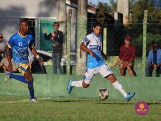 
<a style='margin-left: 5px;' class='btn btn-xs btn-social btn-facebook' href='https://www.facebook.com/sharer/sharer.php?u=https://boladovale.com.br/imgs/800-800-90/conteudo/fotos/1551/img1091.jpg' rel='popup' data-width='500' data-height='400'><i class='fa fa-facebook'></i>Compartilhar <span class='hidden-xs'>no Facebook</span>
</a> 
<a class='btn btn-default btn-xs' target='_blank' href='imgs/800-800-90/conteudo/fotos/1551/img1091.jpg'>
<span class='glyphicon glyphicon-cloud-download'></span> Salvar
</a> 
<span></span>
