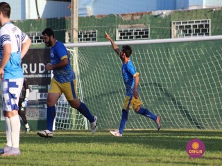 
<a style='margin-left: 5px;' class='btn btn-xs btn-social btn-facebook' href='https://www.facebook.com/sharer/sharer.php?u=https://boladovale.com.br/imgs/800-800-90/conteudo/fotos/1551/img1129.jpg' rel='popup' data-width='500' data-height='400'><i class='fa fa-facebook'></i>Compartilhar <span class='hidden-xs'>no Facebook</span>
</a> 
<a class='btn btn-default btn-xs' target='_blank' href='imgs/800-800-90/conteudo/fotos/1551/img1129.jpg'>
<span class='glyphicon glyphicon-cloud-download'></span> Salvar
</a> 
<span></span>