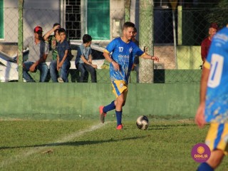 
<a style='margin-left: 5px;' class='btn btn-xs btn-social btn-facebook' href='https://www.facebook.com/sharer/sharer.php?u=https://boladovale.com.br/imgs/800-800-90/conteudo/fotos/1551/img1151.jpg' rel='popup' data-width='500' data-height='400'><i class='fa fa-facebook'></i>Compartilhar <span class='hidden-xs'>no Facebook</span>
</a> 
<a class='btn btn-default btn-xs' target='_blank' href='imgs/800-800-90/conteudo/fotos/1551/img1151.jpg'>
<span class='glyphicon glyphicon-cloud-download'></span> Salvar
</a> 
<span></span>