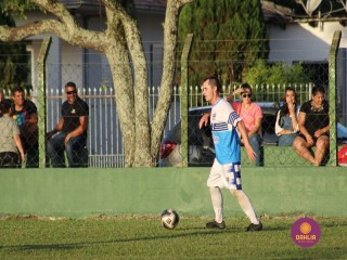 
<a style='margin-left: 5px;' class='btn btn-xs btn-social btn-facebook' href='https://www.facebook.com/sharer/sharer.php?u=https://boladovale.com.br/imgs/800-800-90/conteudo/fotos/1551/img1162.jpg' rel='popup' data-width='500' data-height='400'><i class='fa fa-facebook'></i>Compartilhar <span class='hidden-xs'>no Facebook</span>
</a> 
<a class='btn btn-default btn-xs' target='_blank' href='imgs/800-800-90/conteudo/fotos/1551/img1162.jpg'>
<span class='glyphicon glyphicon-cloud-download'></span> Salvar
</a> 
<span></span>