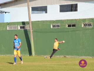 
<a style='margin-left: 5px;' class='btn btn-xs btn-social btn-facebook' href='https://www.facebook.com/sharer/sharer.php?u=https://boladovale.com.br/imgs/800-800-90/conteudo/fotos/1551/img7726.jpg' rel='popup' data-width='500' data-height='400'><i class='fa fa-facebook'></i>Compartilhar <span class='hidden-xs'>no Facebook</span>
</a> 
<a class='btn btn-default btn-xs' target='_blank' href='imgs/800-800-90/conteudo/fotos/1551/img7726.jpg'>
<span class='glyphicon glyphicon-cloud-download'></span> Salvar
</a> 
<span></span>