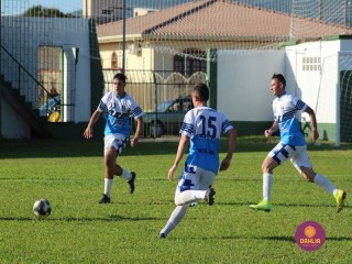 
<a style='margin-left: 5px;' class='btn btn-xs btn-social btn-facebook' href='https://www.facebook.com/sharer/sharer.php?u=https://boladovale.com.br/imgs/800-800-90/conteudo/fotos/1551/img7761.jpg' rel='popup' data-width='500' data-height='400'><i class='fa fa-facebook'></i>Compartilhar <span class='hidden-xs'>no Facebook</span>
</a> 
<a class='btn btn-default btn-xs' target='_blank' href='imgs/800-800-90/conteudo/fotos/1551/img7761.jpg'>
<span class='glyphicon glyphicon-cloud-download'></span> Salvar
</a> 
<span></span>