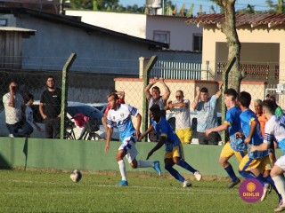 
<a style='margin-left: 5px;' class='btn btn-xs btn-social btn-facebook' href='https://www.facebook.com/sharer/sharer.php?u=https://boladovale.com.br/imgs/800-800-90/conteudo/fotos/1551/img7864.jpg' rel='popup' data-width='500' data-height='400'><i class='fa fa-facebook'></i>Compartilhar <span class='hidden-xs'>no Facebook</span>
</a> 
<a class='btn btn-default btn-xs' target='_blank' href='imgs/800-800-90/conteudo/fotos/1551/img7864.jpg'>
<span class='glyphicon glyphicon-cloud-download'></span> Salvar
</a> 
<span></span>