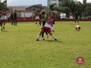 
<a style='margin-left: 5px;' class='btn btn-xs btn-social btn-facebook' href='https://www.facebook.com/sharer/sharer.php?u=https://boladovale.com.br/imgs/800-800-90/conteudo/fotos/1555/img1768.jpg' rel='popup' data-width='500' data-height='400'><i class='fa fa-facebook'></i>Compartilhar <span class='hidden-xs'>no Facebook</span>
</a> 
<a class='btn btn-default btn-xs' target='_blank' href='imgs/800-800-90/conteudo/fotos/1555/img1768.jpg'>
<span class='glyphicon glyphicon-cloud-download'></span> Salvar
</a> 
<span></span>