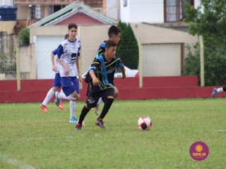 
<a style='margin-left: 5px;' class='btn btn-xs btn-social btn-facebook' href='https://www.facebook.com/sharer/sharer.php?u=https://boladovale.com.br/imgs/800-800-90/conteudo/fotos/1555/img1773.jpg' rel='popup' data-width='500' data-height='400'><i class='fa fa-facebook'></i>Compartilhar <span class='hidden-xs'>no Facebook</span>
</a> 
<a class='btn btn-default btn-xs' target='_blank' href='imgs/800-800-90/conteudo/fotos/1555/img1773.jpg'>
<span class='glyphicon glyphicon-cloud-download'></span> Salvar
</a> 
<span></span>