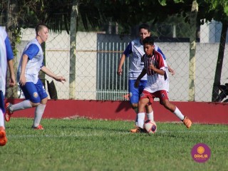 
<a style='margin-left: 5px;' class='btn btn-xs btn-social btn-facebook' href='https://www.facebook.com/sharer/sharer.php?u=https://boladovale.com.br/imgs/800-800-90/conteudo/fotos/1555/img1834.jpg' rel='popup' data-width='500' data-height='400'><i class='fa fa-facebook'></i>Compartilhar <span class='hidden-xs'>no Facebook</span>
</a> 
<a class='btn btn-default btn-xs' target='_blank' href='imgs/800-800-90/conteudo/fotos/1555/img1834.jpg'>
<span class='glyphicon glyphicon-cloud-download'></span> Salvar
</a> 
<span></span>
