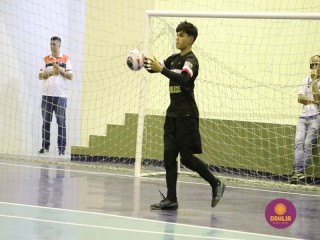 
<a style='margin-left: 5px;' class='btn btn-xs btn-social btn-facebook' href='https://www.facebook.com/sharer/sharer.php?u=https://boladovale.com.br/imgs/800-800-90/conteudo/fotos/1557/img2039.jpg' rel='popup' data-width='500' data-height='400'><i class='fa fa-facebook'></i>Compartilhar <span class='hidden-xs'>no Facebook</span>
</a> 
<a class='btn btn-default btn-xs' target='_blank' href='imgs/800-800-90/conteudo/fotos/1557/img2039.jpg'>
<span class='glyphicon glyphicon-cloud-download'></span> Salvar
</a> 
<span></span>