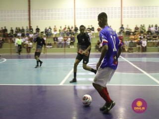 
<a style='margin-left: 5px;' class='btn btn-xs btn-social btn-facebook' href='https://www.facebook.com/sharer/sharer.php?u=https://boladovale.com.br/imgs/800-800-90/conteudo/fotos/1557/img2052.jpg' rel='popup' data-width='500' data-height='400'><i class='fa fa-facebook'></i>Compartilhar <span class='hidden-xs'>no Facebook</span>
</a> 
<a class='btn btn-default btn-xs' target='_blank' href='imgs/800-800-90/conteudo/fotos/1557/img2052.jpg'>
<span class='glyphicon glyphicon-cloud-download'></span> Salvar
</a> 
<span></span>