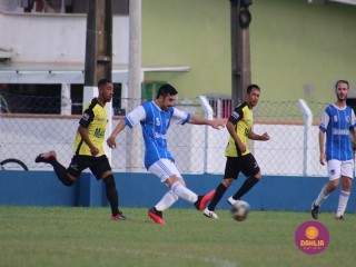 
<a style='margin-left: 5px;' class='btn btn-xs btn-social btn-facebook' href='https://www.facebook.com/sharer/sharer.php?u=https://boladovale.com.br/imgs/800-800-90/conteudo/fotos/1561/img2567.jpg' rel='popup' data-width='500' data-height='400'><i class='fa fa-facebook'></i>Compartilhar <span class='hidden-xs'>no Facebook</span>
</a> 
<a class='btn btn-default btn-xs' target='_blank' href='imgs/800-800-90/conteudo/fotos/1561/img2567.jpg'>
<span class='glyphicon glyphicon-cloud-download'></span> Salvar
</a> 
<span></span>