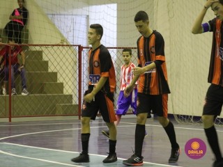 
<a style='margin-left: 5px;' class='btn btn-xs btn-social btn-facebook' href='https://www.facebook.com/sharer/sharer.php?u=https://boladovale.com.br/imgs/800-800-90/conteudo/fotos/1566/img3086.jpg' rel='popup' data-width='500' data-height='400'><i class='fa fa-facebook'></i>Compartilhar <span class='hidden-xs'>no Facebook</span>
</a> 
<a class='btn btn-default btn-xs' target='_blank' href='imgs/800-800-90/conteudo/fotos/1566/img3086.jpg'>
<span class='glyphicon glyphicon-cloud-download'></span> Salvar
</a> 
<span></span>