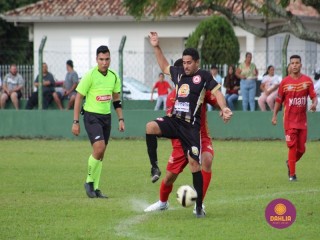 
<a style='margin-left: 5px;' class='btn btn-xs btn-social btn-facebook' href='https://www.facebook.com/sharer/sharer.php?u=https://boladovale.com.br/imgs/800-800-90/conteudo/fotos/1574/img8268.jpg' rel='popup' data-width='500' data-height='400'><i class='fa fa-facebook'></i>Compartilhar <span class='hidden-xs'>no Facebook</span>
</a> 
<a class='btn btn-default btn-xs' target='_blank' href='imgs/800-800-90/conteudo/fotos/1574/img8268.jpg'>
<span class='glyphicon glyphicon-cloud-download'></span> Salvar
</a> 
<span></span>
