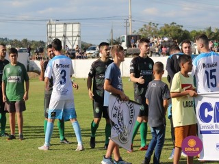 
<a style='margin-left: 5px;' class='btn btn-xs btn-social btn-facebook' href='https://www.facebook.com/sharer/sharer.php?u=https://boladovale.com.br/imgs/800-800-90/conteudo/fotos/1576/img4187.jpg' rel='popup' data-width='500' data-height='400'><i class='fa fa-facebook'></i>Compartilhar <span class='hidden-xs'>no Facebook</span>
</a> 
<a class='btn btn-default btn-xs' target='_blank' href='imgs/800-800-90/conteudo/fotos/1576/img4187.jpg'>
<span class='glyphicon glyphicon-cloud-download'></span> Salvar
</a> 
<span></span>