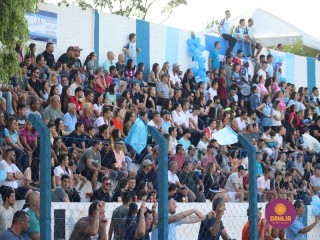 
<a style='margin-left: 5px;' class='btn btn-xs btn-social btn-facebook' href='https://www.facebook.com/sharer/sharer.php?u=https://boladovale.com.br/imgs/800-800-90/conteudo/fotos/1576/img4365.jpg' rel='popup' data-width='500' data-height='400'><i class='fa fa-facebook'></i>Compartilhar <span class='hidden-xs'>no Facebook</span>
</a> 
<a class='btn btn-default btn-xs' target='_blank' href='imgs/800-800-90/conteudo/fotos/1576/img4365.jpg'>
<span class='glyphicon glyphicon-cloud-download'></span> Salvar
</a> 
<span></span>