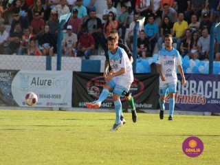 
<a style='margin-left: 5px;' class='btn btn-xs btn-social btn-facebook' href='https://www.facebook.com/sharer/sharer.php?u=https://boladovale.com.br/imgs/800-800-90/conteudo/fotos/1576/img4484.jpg' rel='popup' data-width='500' data-height='400'><i class='fa fa-facebook'></i>Compartilhar <span class='hidden-xs'>no Facebook</span>
</a> 
<a class='btn btn-default btn-xs' target='_blank' href='imgs/800-800-90/conteudo/fotos/1576/img4484.jpg'>
<span class='glyphicon glyphicon-cloud-download'></span> Salvar
</a> 
<span></span>